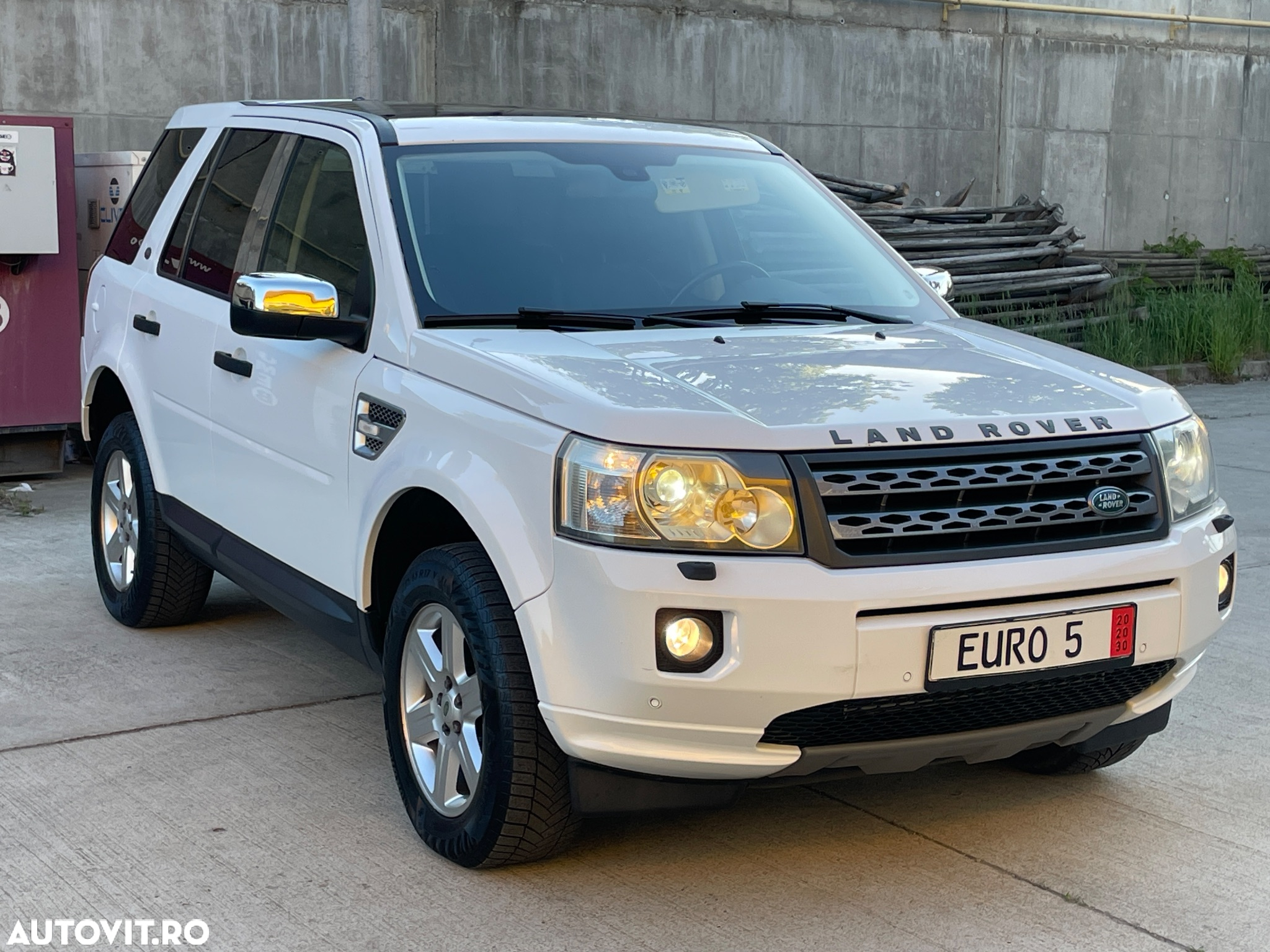Land Rover Freelander - 2