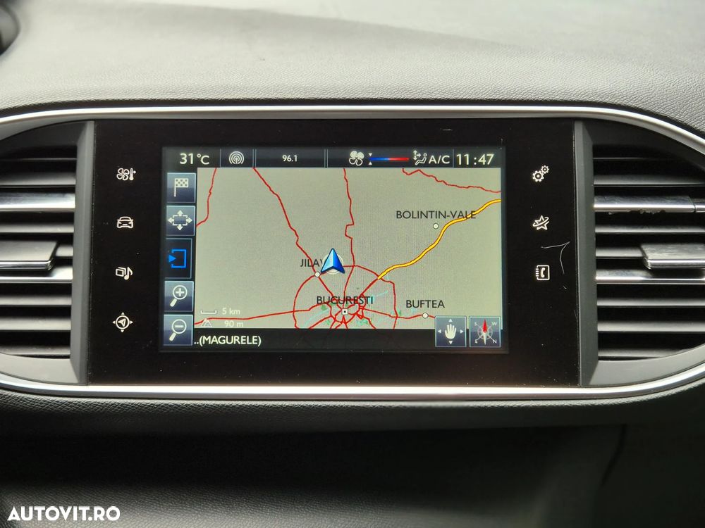 Peugeot 308 1.6 e-HDI FAP STT Allure - 17