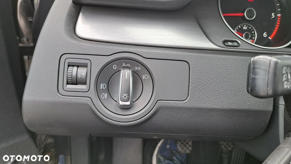 Volkswagen Passat 2.0 TDI DPF DSG Individual Chrom - 29