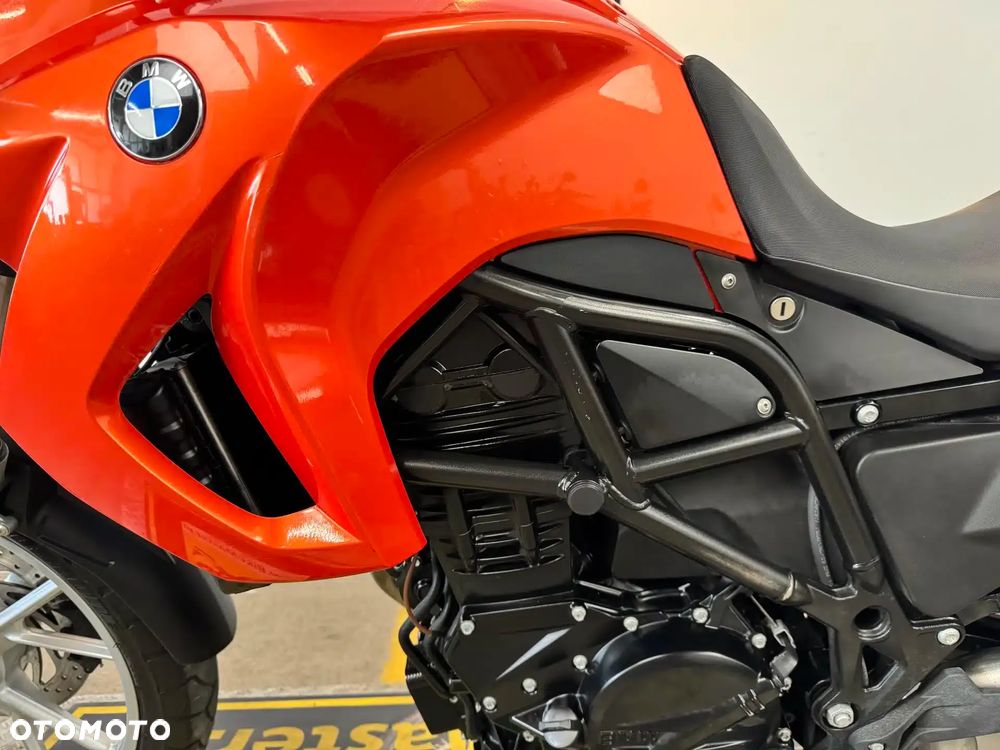 BMW F - 22