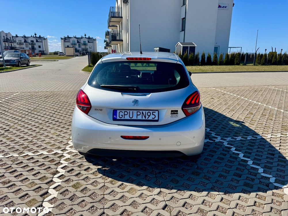 Peugeot 208 - 6