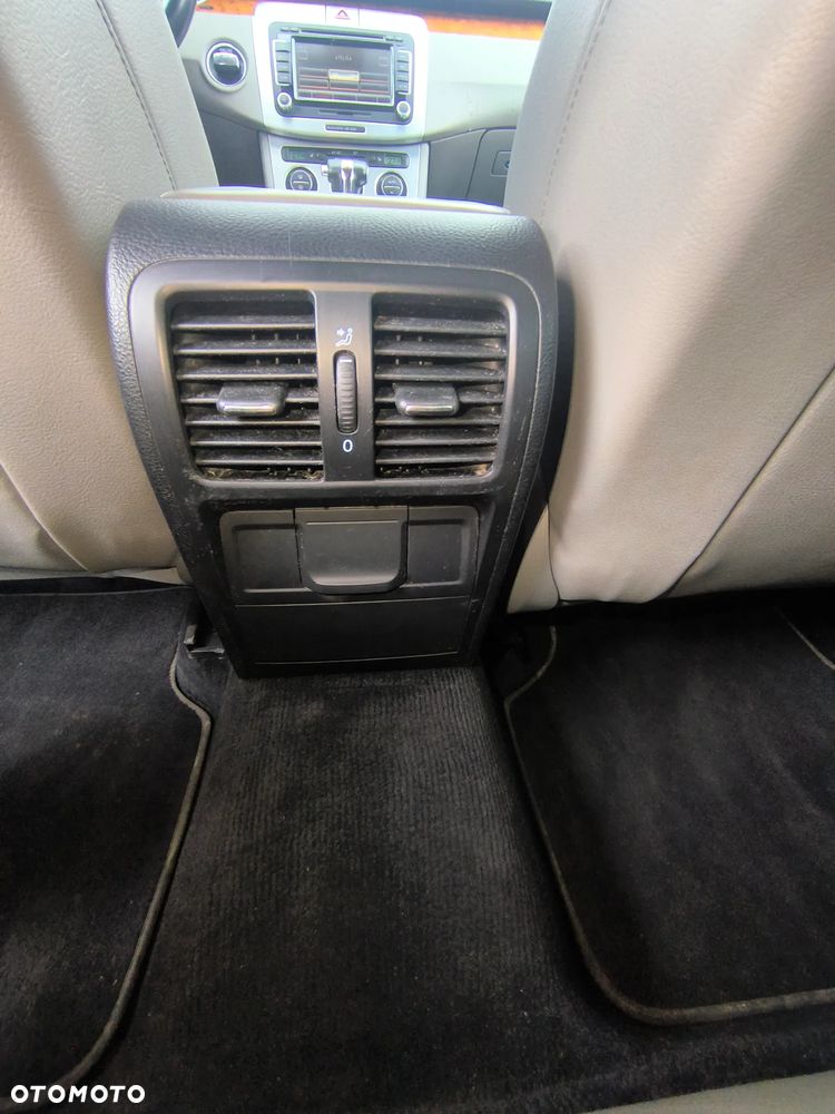 Volkswagen Passat Variant 3.2 V6 FSI 4Motion DSG Highline - 17