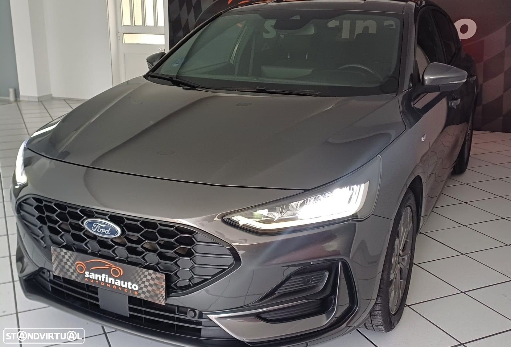 Ford Focus 1.0 EcoBoost MHEV Connected Design - 17