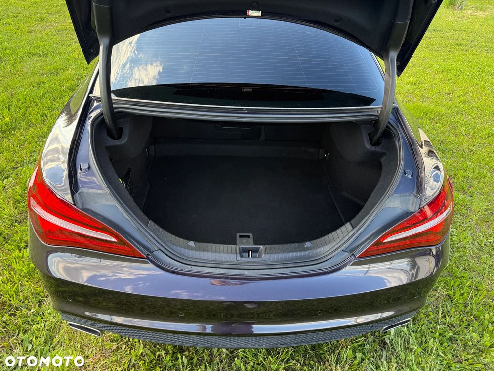 Mercedes-Benz CLA 250 4-Matic AMG Line - 13