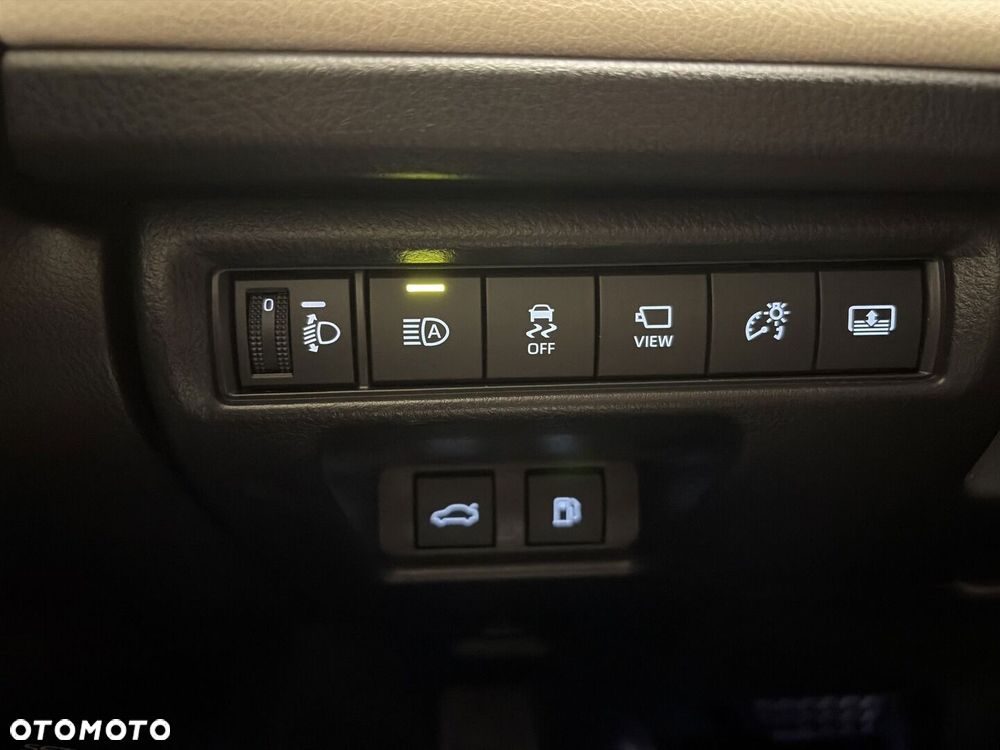 Toyota Camry - 19