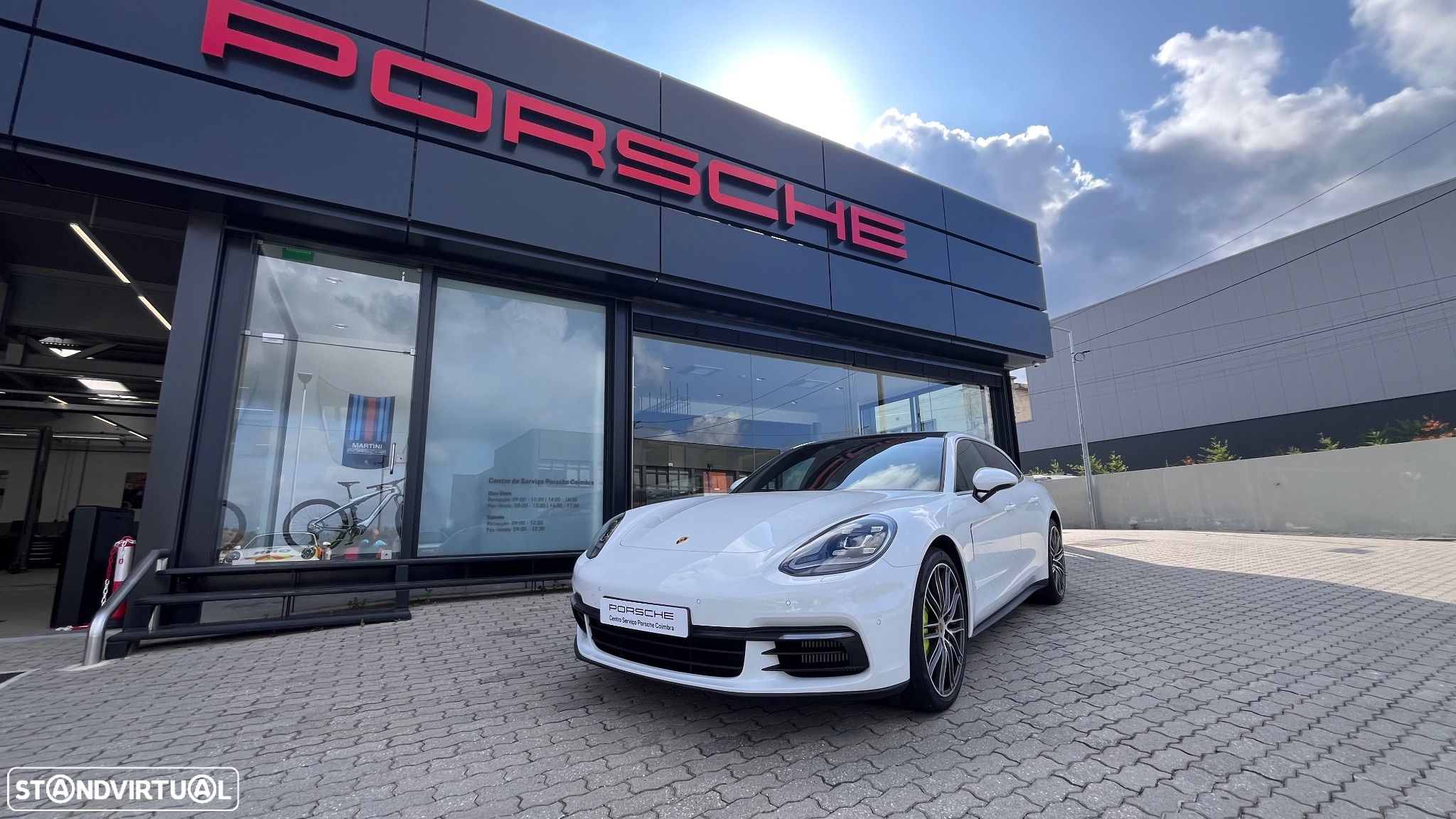 Porsche Panamera Sport Turismo 4 E-Hybrid - 1
