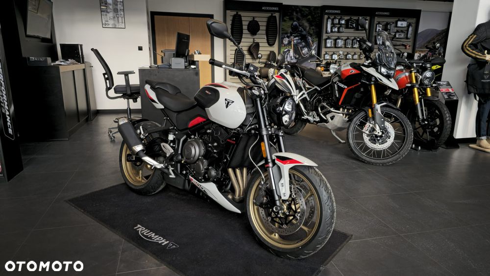 Triumph Trident - 1