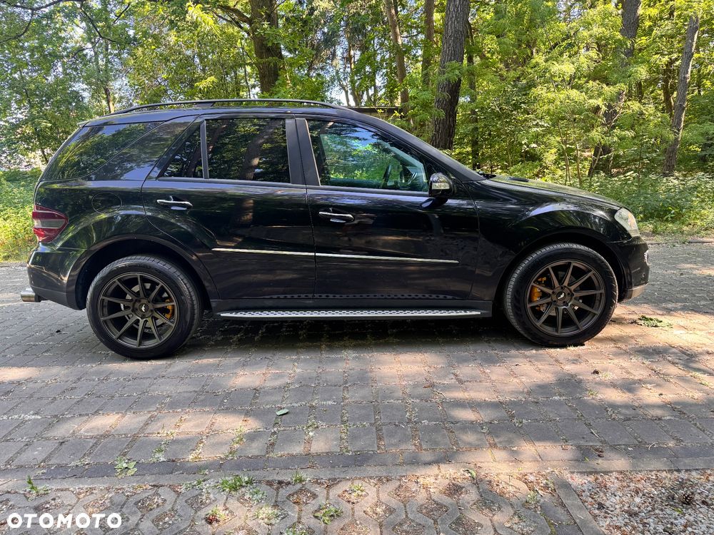 Mercedes-Benz ML - 12
