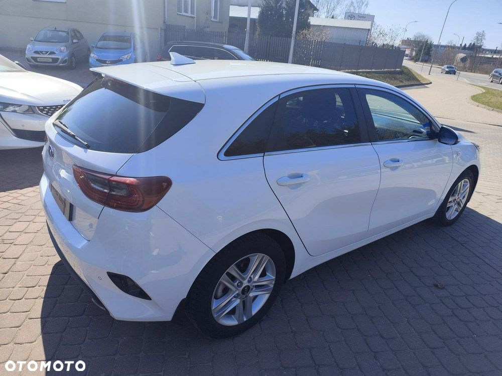 Kia Ceed - 10