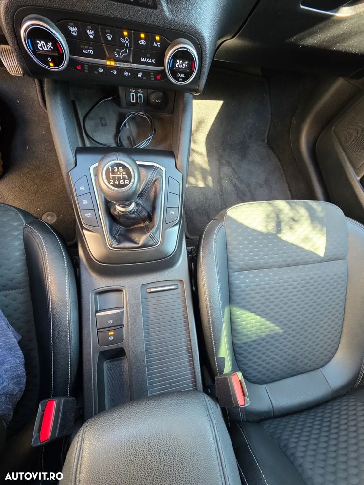 Ford Focus 1.0 EcoBoost MHEV Titanium - 8
