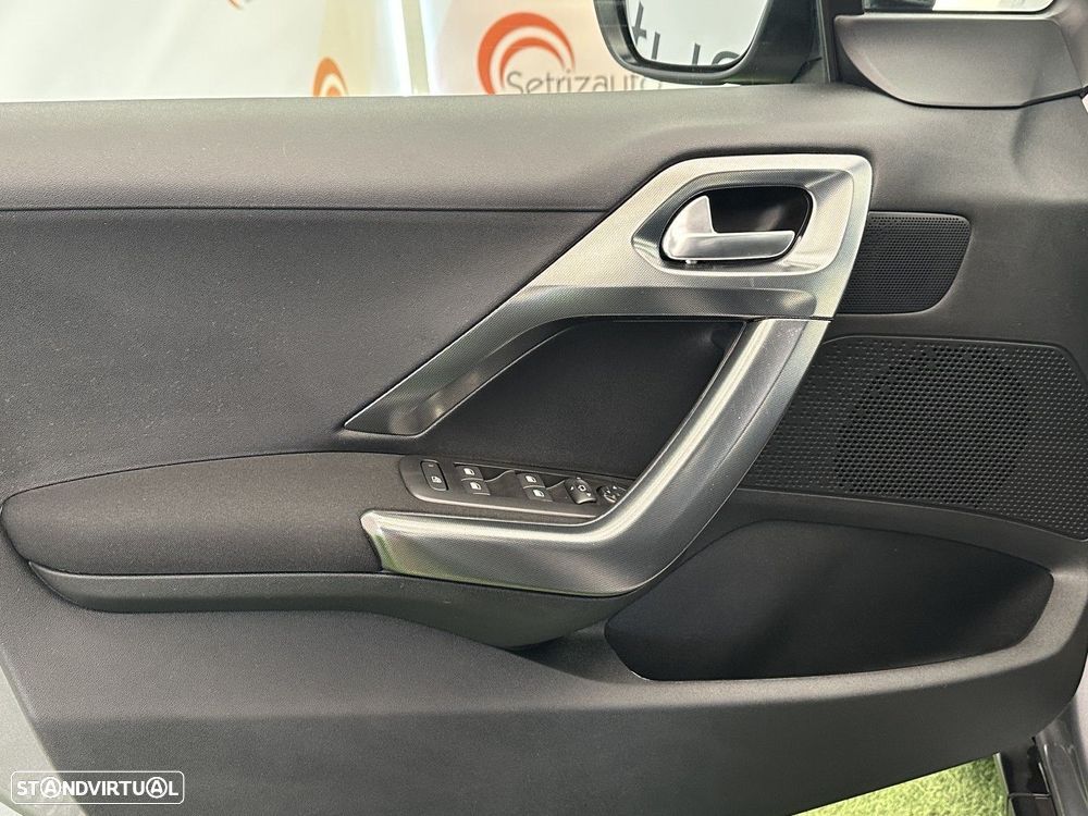 Peugeot 2008 1.2 PureTech Allure - 14