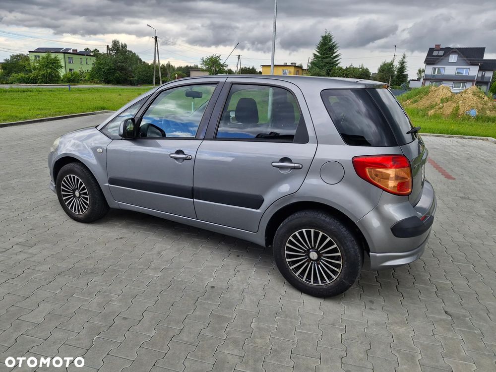 Suzuki SX4 1.5 - 7