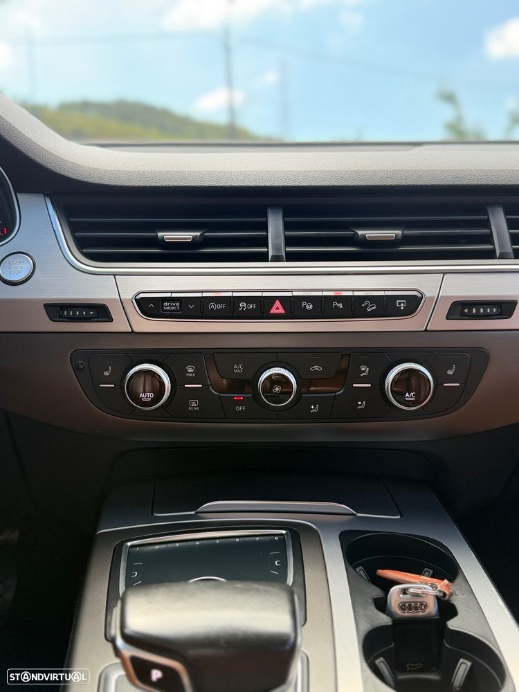 Audi Q7 3.0 TDI quattro S-line Tiptronic - 24