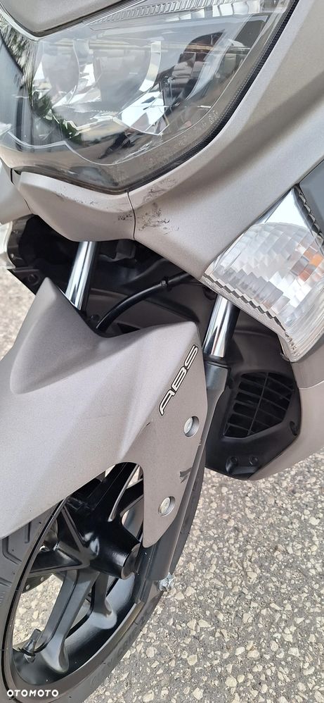 Yamaha NMAX - 24