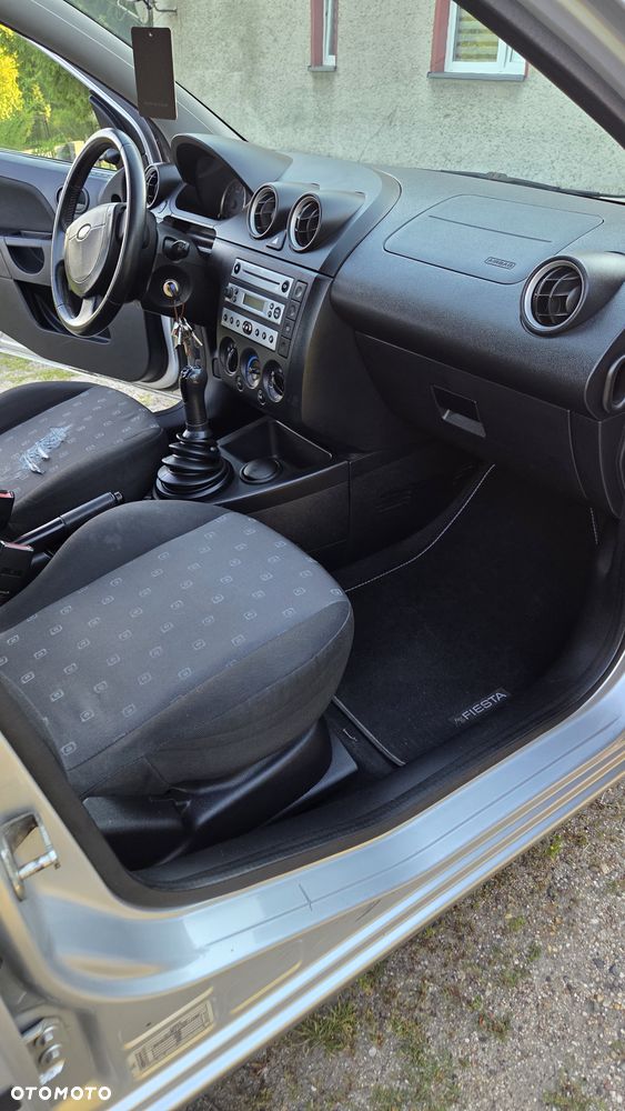 Ford Fiesta 1.4 - 11