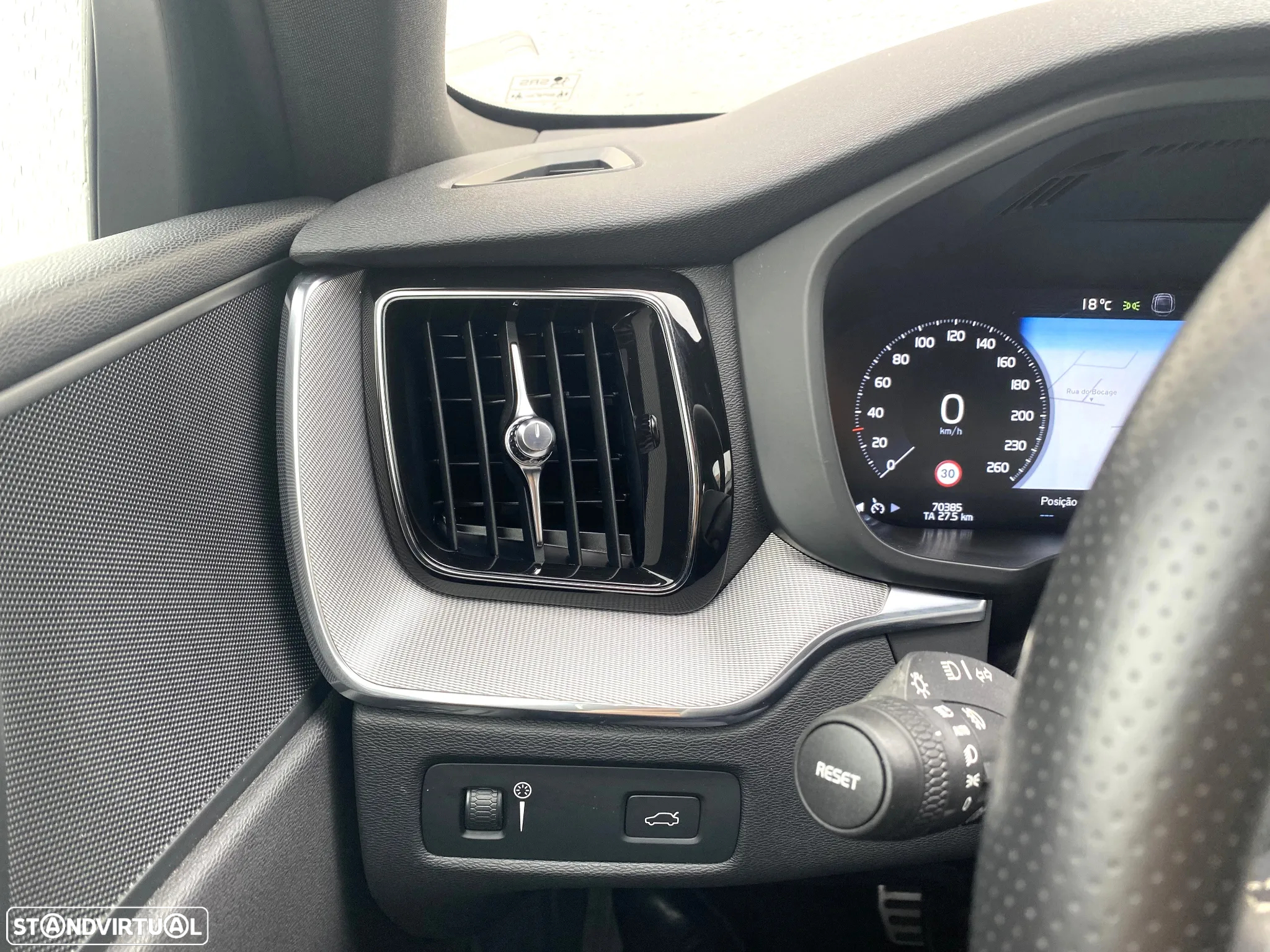 Volvo XC 60 2.0 D4 R-Design Geartronic - 34