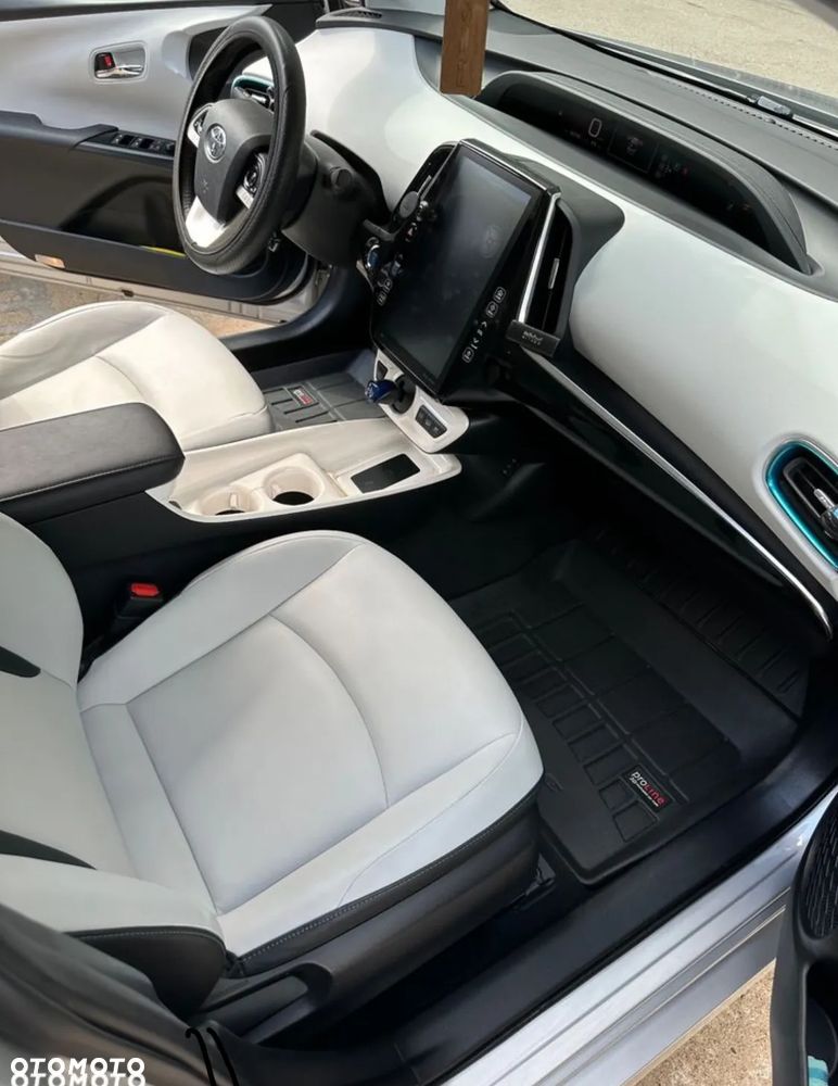Toyota Prius Hybrid Comfort - 13