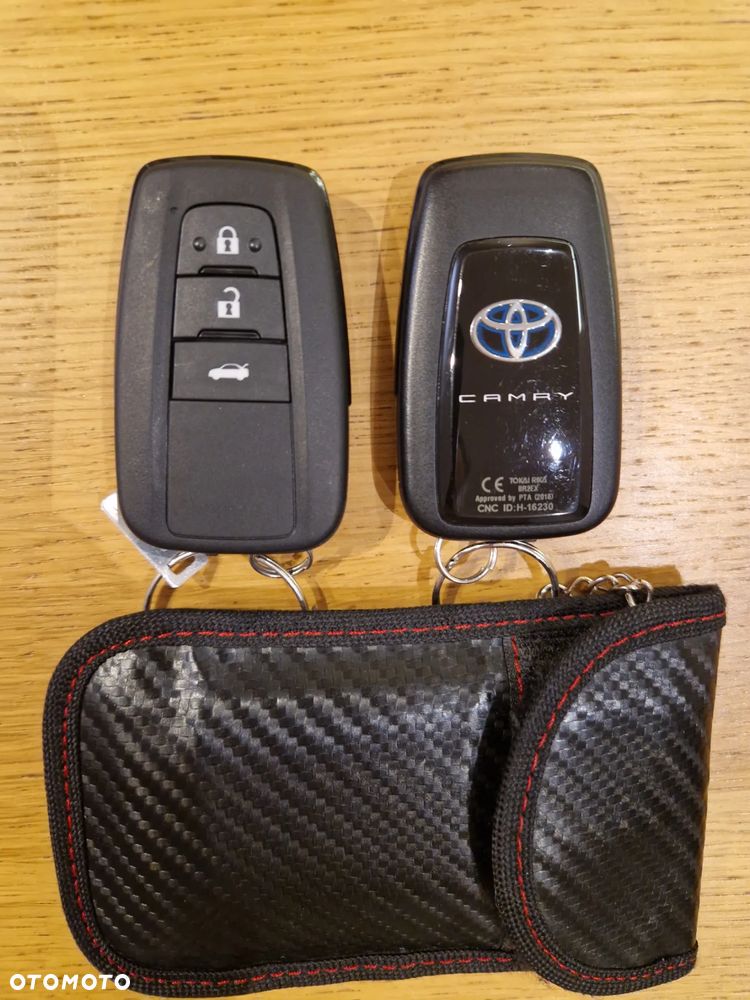 Toyota Camry 2.5 Hybrid Executive CVT - 38
