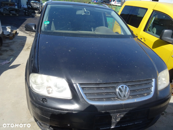 Volkswagen Touran 2004 lakier(LC9X) bez silnika na części zderzak drzwi klapa błotnik