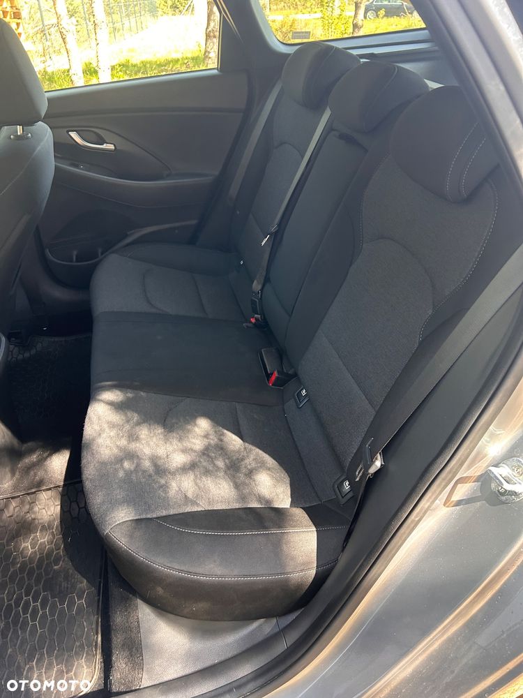 Hyundai i30 1.6 D Comfort DCT - 27