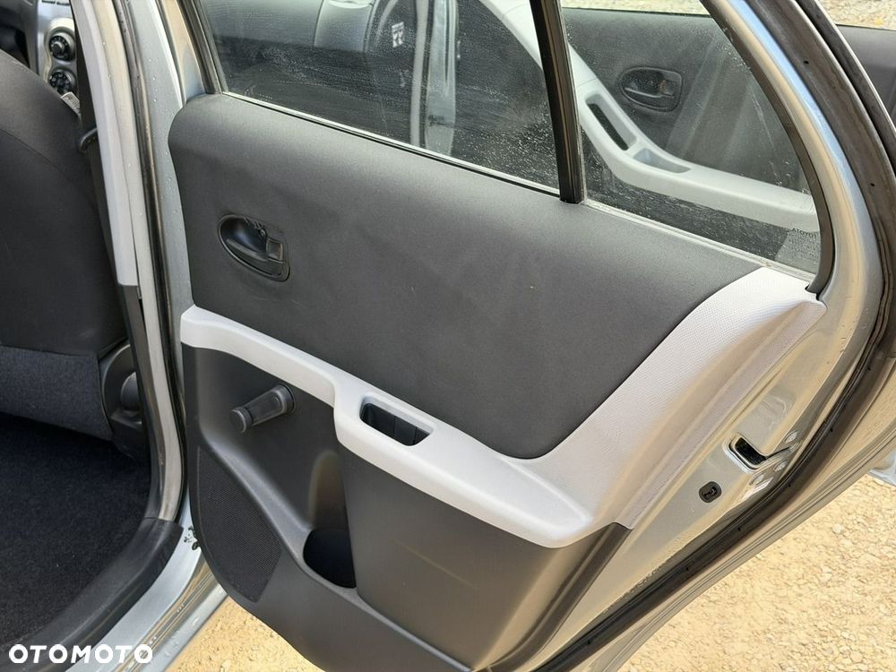 Toyota Yaris - 20