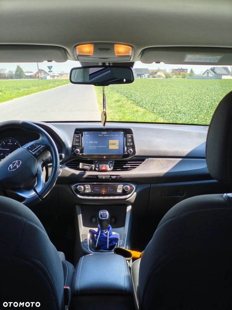 Hyundai i30 1.6 D GO Plus - 12