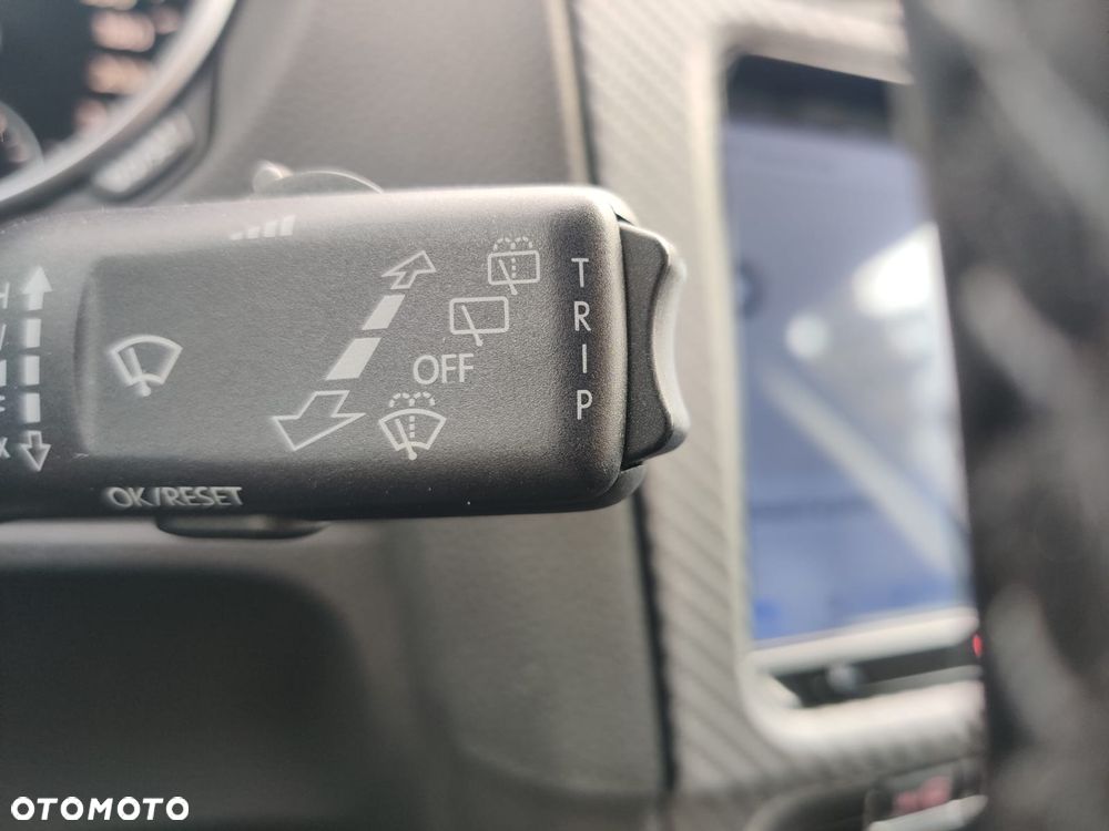 Volkswagen Golf 2.0 TDI DPF Comfortline - 26