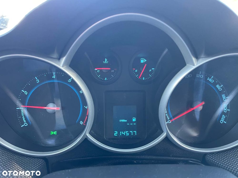 Chevrolet Cruze 1.6 LT - 18
