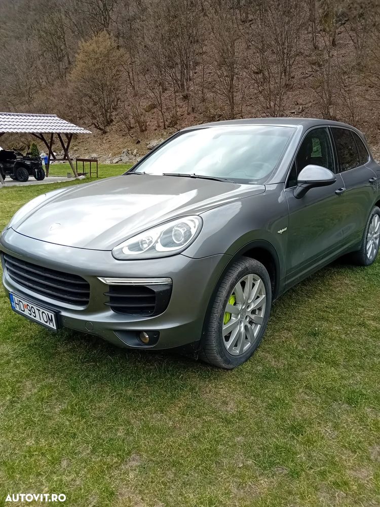 Porsche Cayenne - 1
