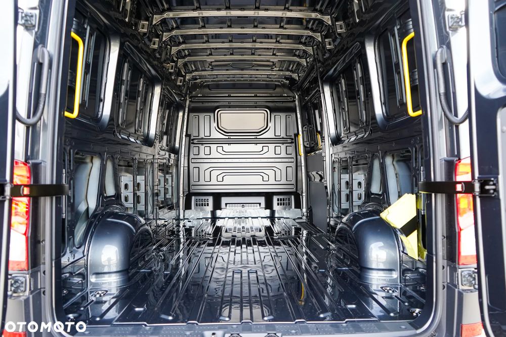 Volkswagen Crafter 35 - 13