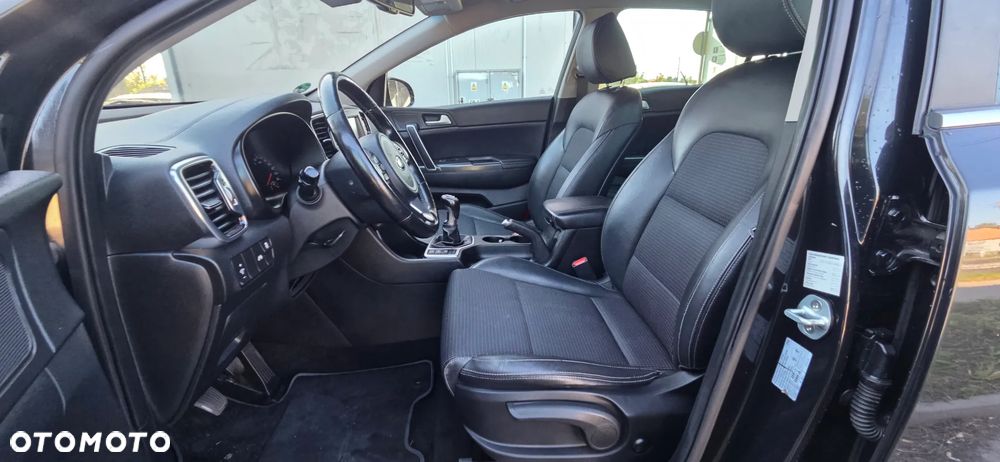 Kia Sportage 2,0 CRDI AWD Dream-Team Edition - 31