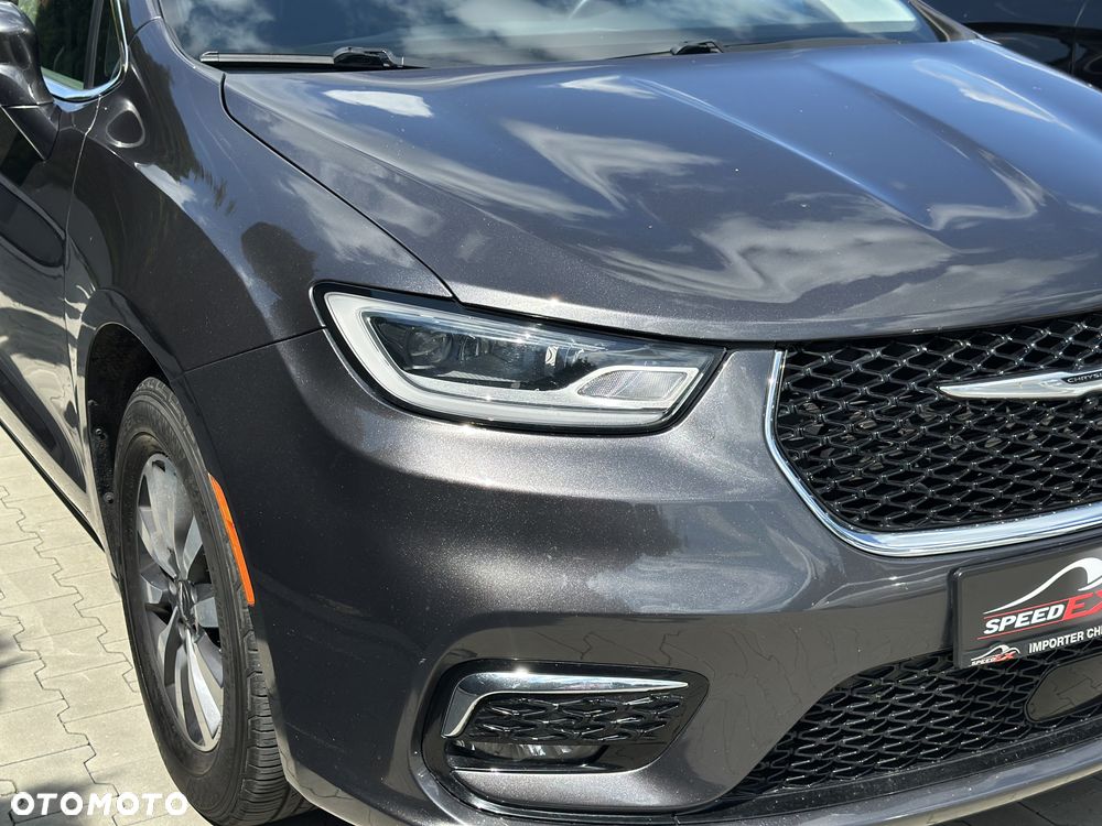 Chrysler Pacifica - 4