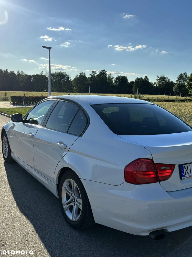 BMW Seria 3 318i - 4