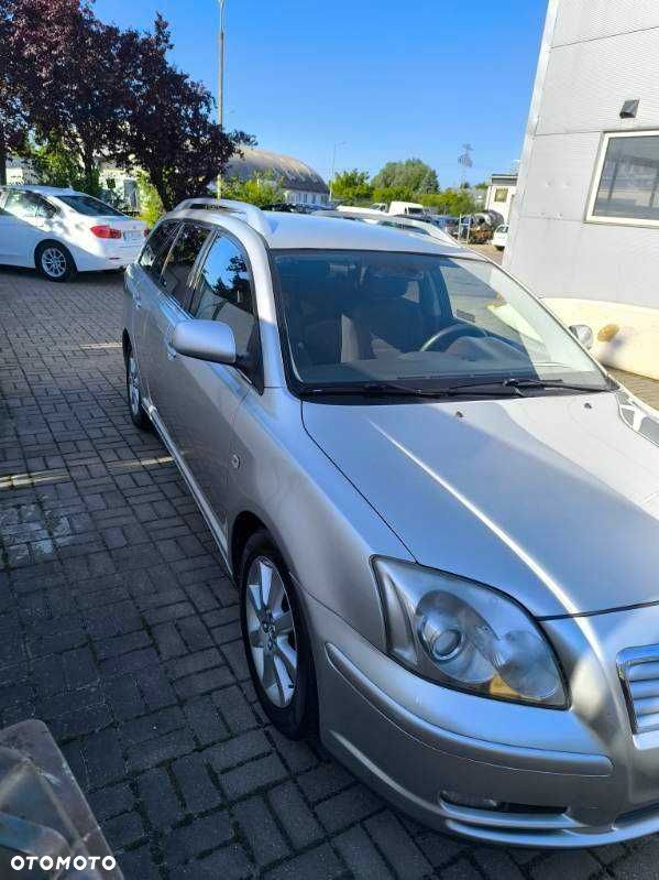 Toyota Avensis - 2