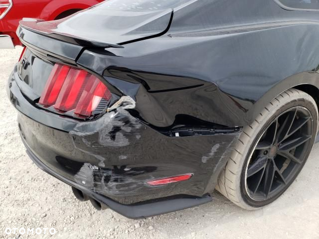 Ford Mustang 5.0 V8 GT - 8