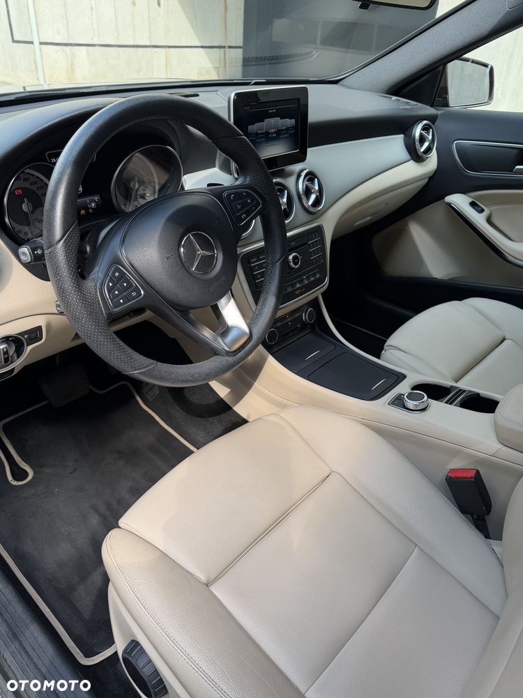 Mercedes-Benz GLA 250 4-Matic - 8