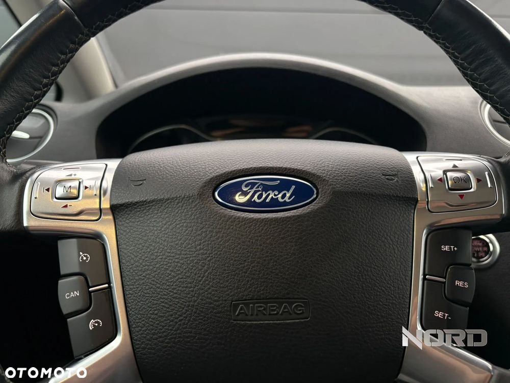 Ford S-Max 2.0 TDCi DPF Titanium - 13