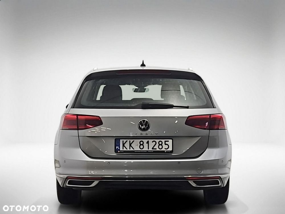 Volkswagen Passat Variant 2.0 TDI Elegance DSG - 5