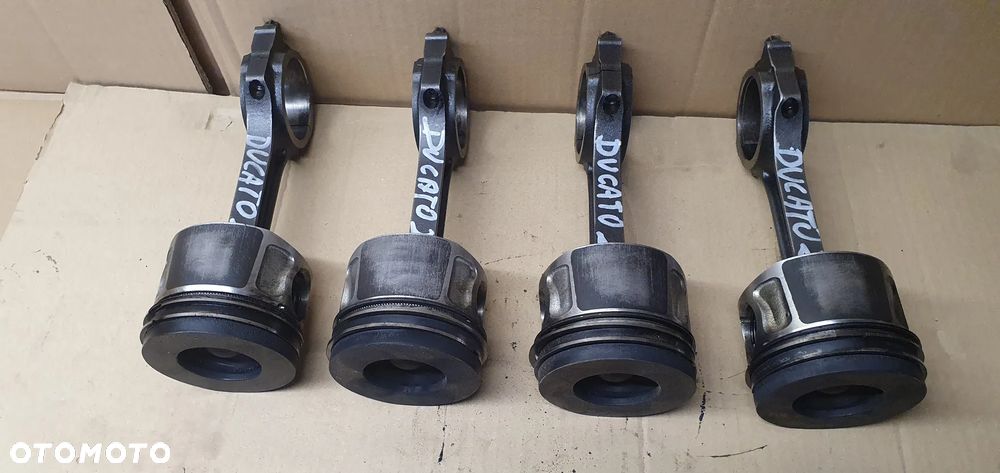 Tłok z korbowodem korbowód Fiat Ducato III 2.2 JTD - 4