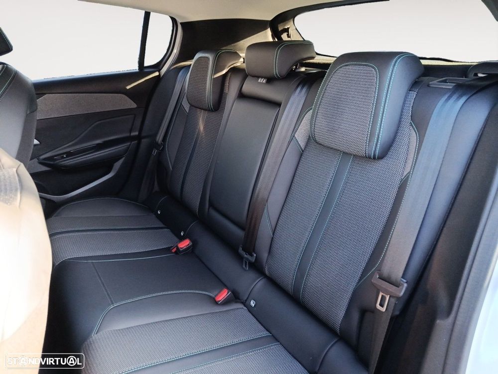 Peugeot 308 1.2 PureTech Allure - 13