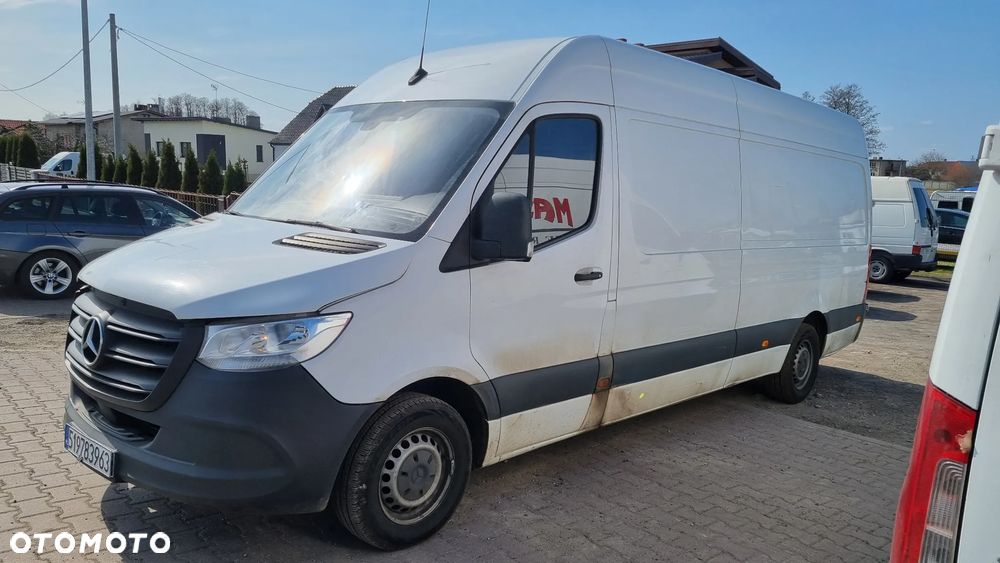 Mercedes-Benz Sprinter - 11