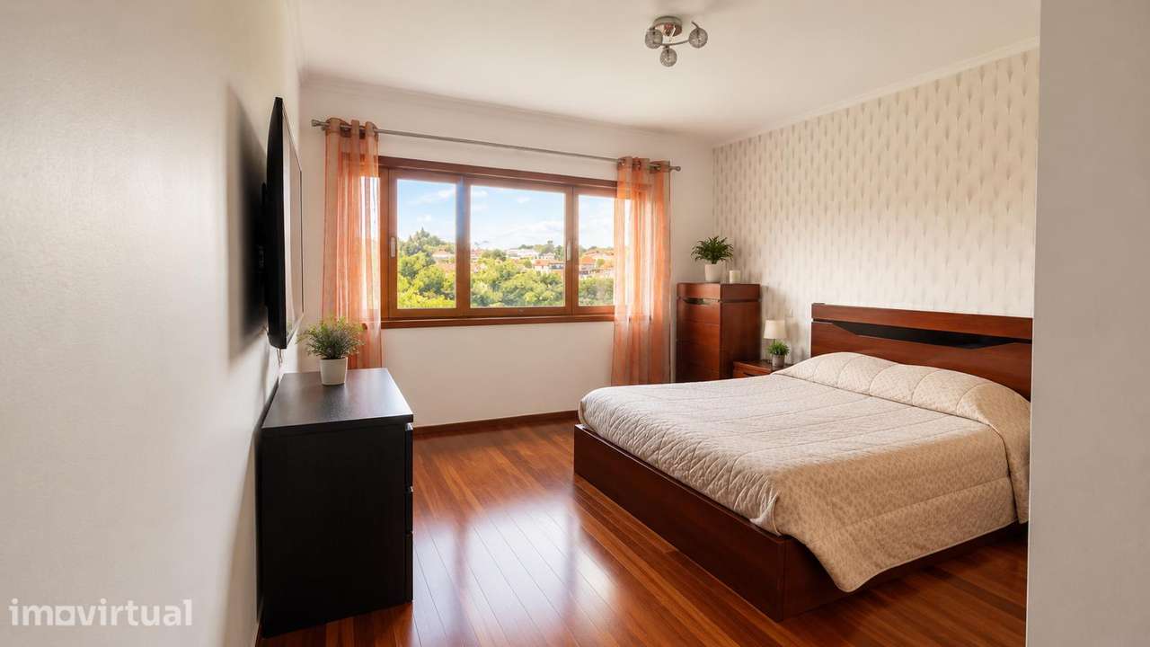T2 no Último Piso com 105 m² Úteis | Baguim do Monte - Grande imagem: 3/13
