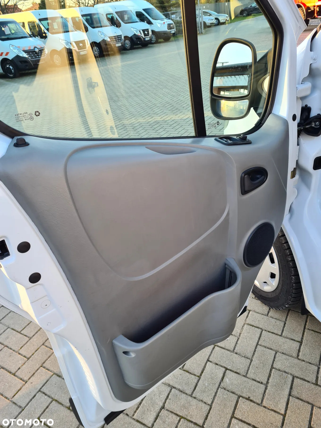 Renault Trafic 1.9 dCi L2H1 - 11