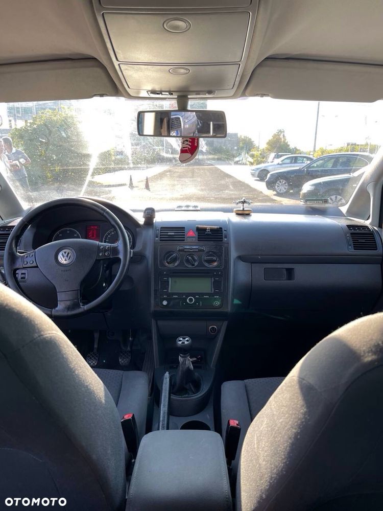Volkswagen Touran - 8