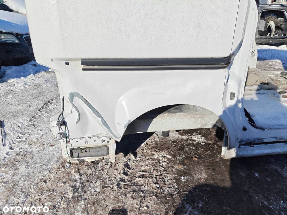 ĆWIARTKA BŁOTNIK PRAWY TYŁ NISSAN NV200 - 2