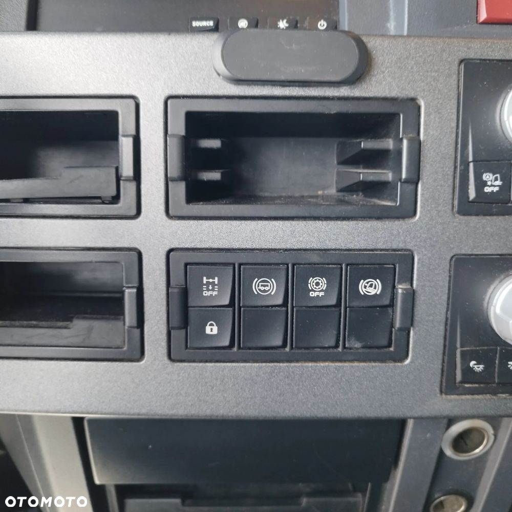 Renault GAMA T 480 - 13