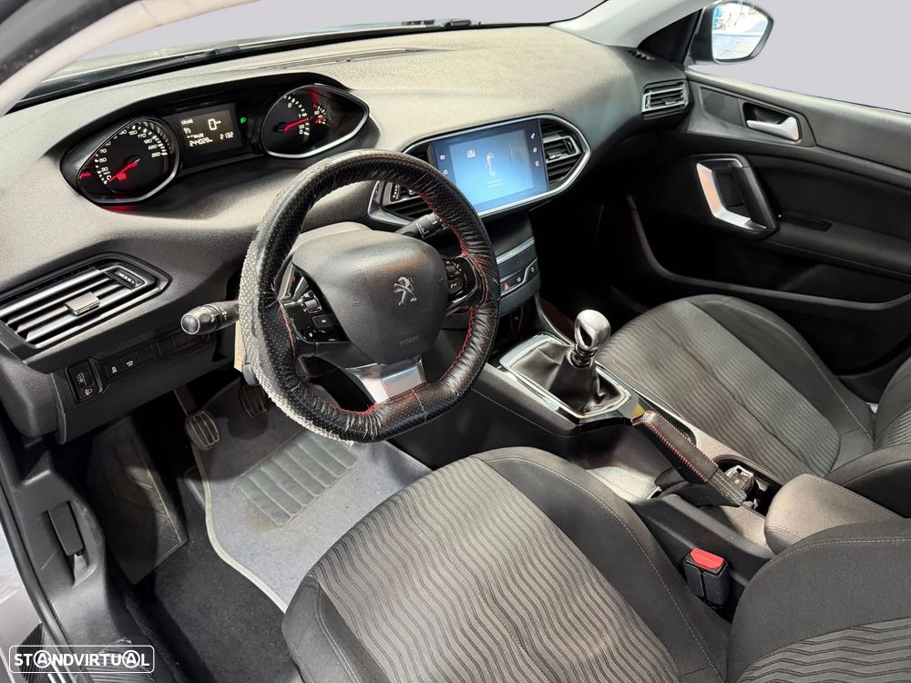 Peugeot 308 SW - 16