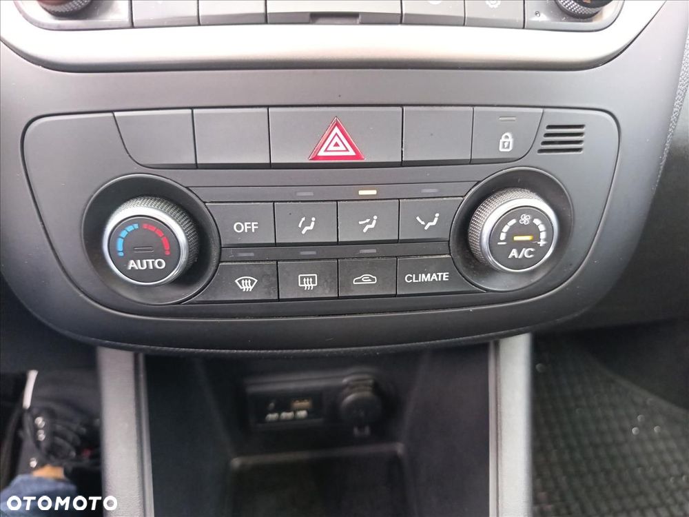 Kia Venga 1.4 CRDi L - 27