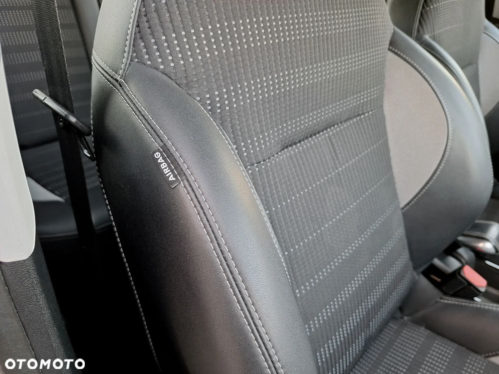 Peugeot 2008 1.6 BlueHDi Allure - 30