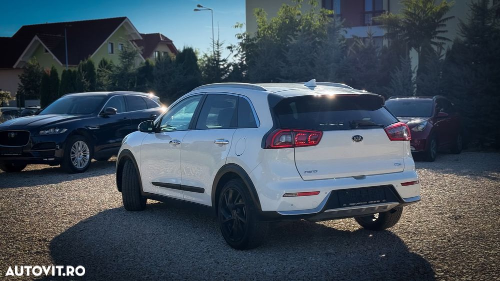 Kia Niro 1.6 GDI 2WD Aut. Vision - 4